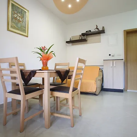 Apartments Stobrec *