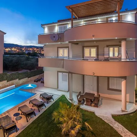 Apartments Stobrec * Split