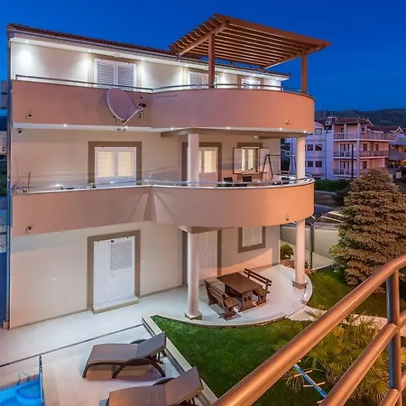 Apartments Stobrec Hotel