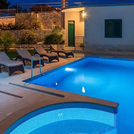 Apartments Stobrec Hotel *